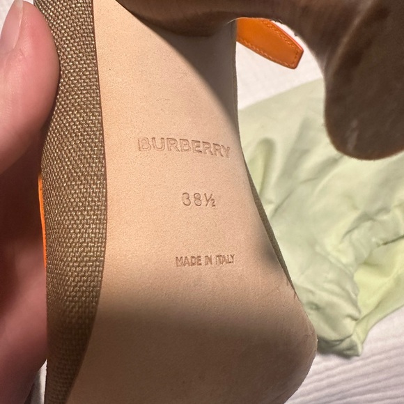 Burberry Brecon Canvas And Leather Point-toe Court Pumps 38 1/2 - Picture 9 of 9